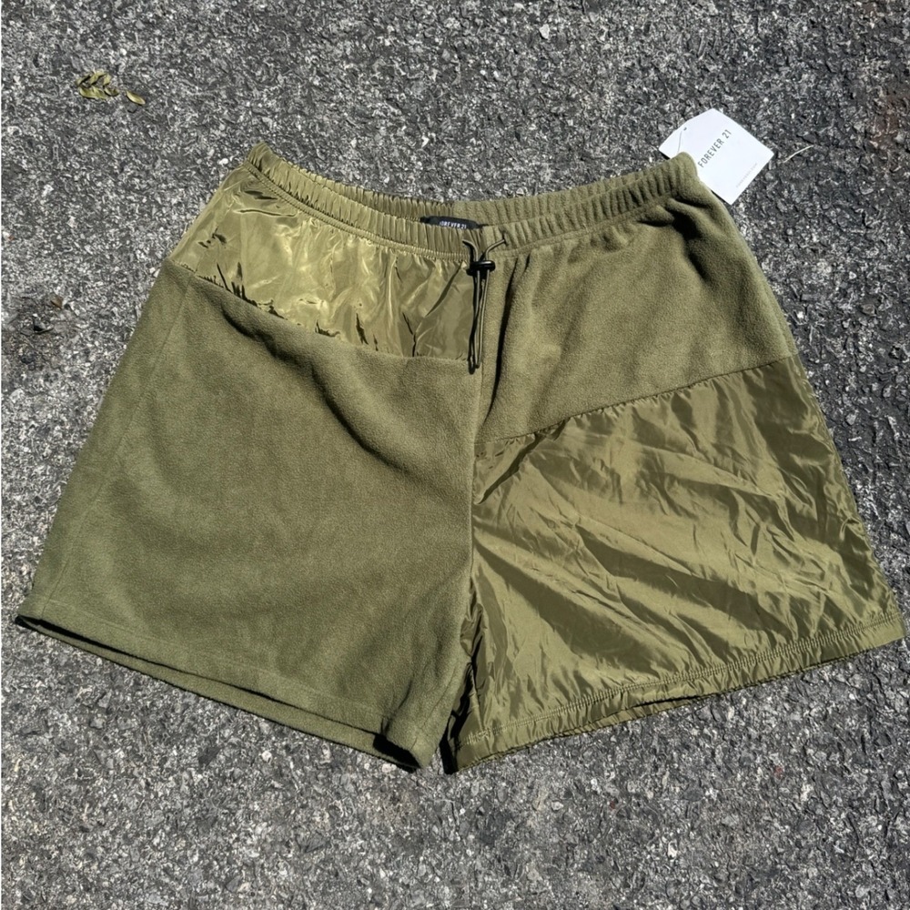 Forever 21 Mens Fleece Mixed Media Shorts Olive Green Nylon Panel‎ Large NWT